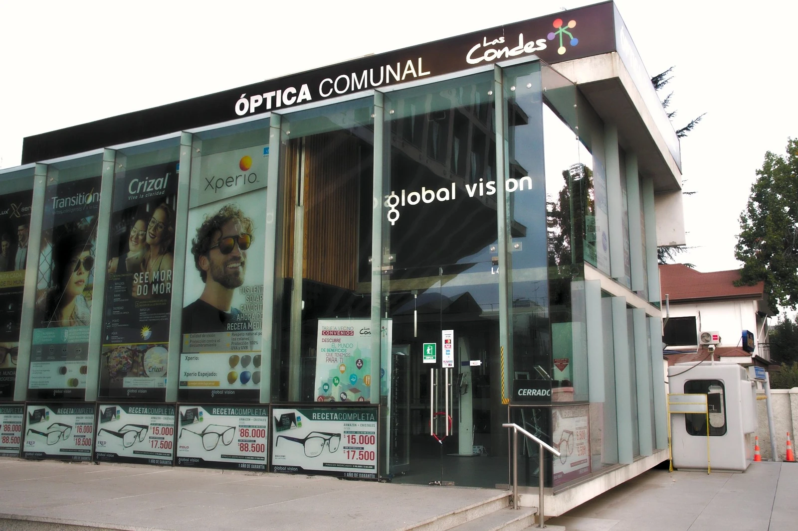 Fachada de la Óptica Comunal Las Condes